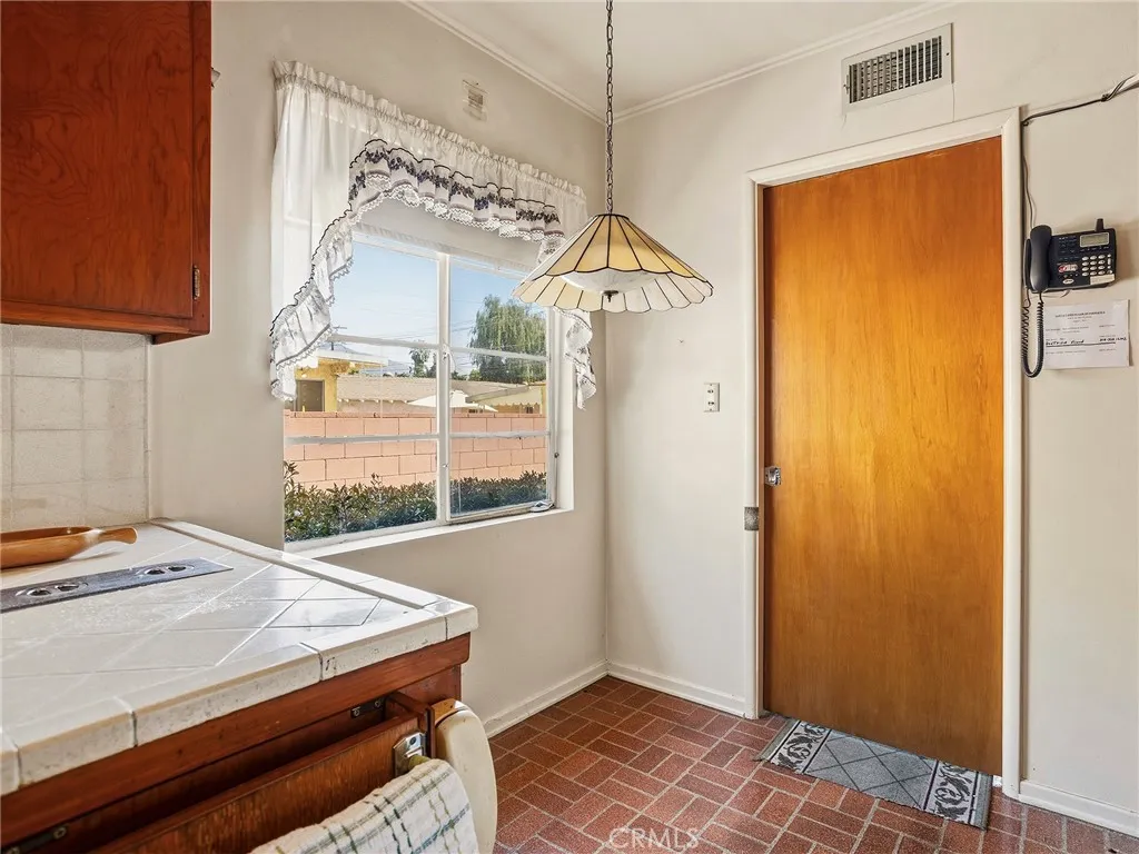 236 W Providencia Avenue, Burbank, California 91502 home-pic-7