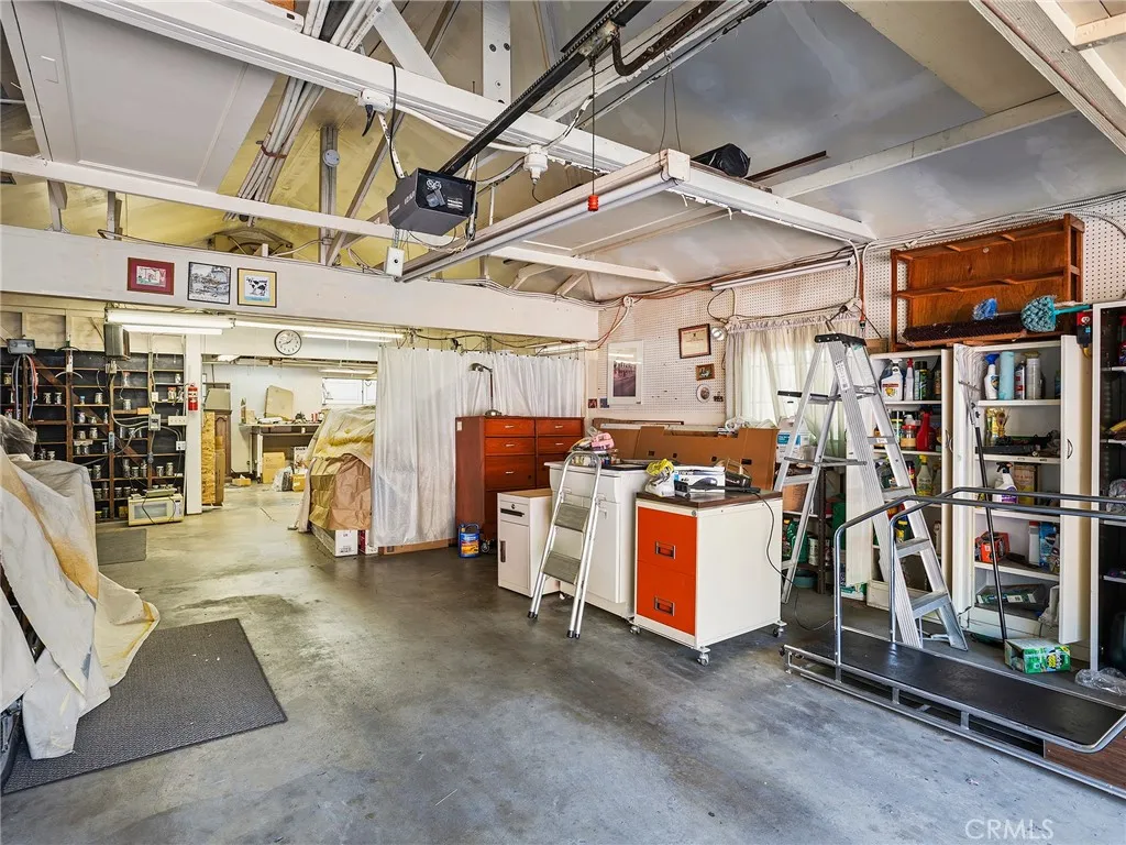 236 W Providencia Avenue, Burbank, California 91502 home-pic-28