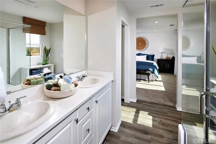MODEL HOME
