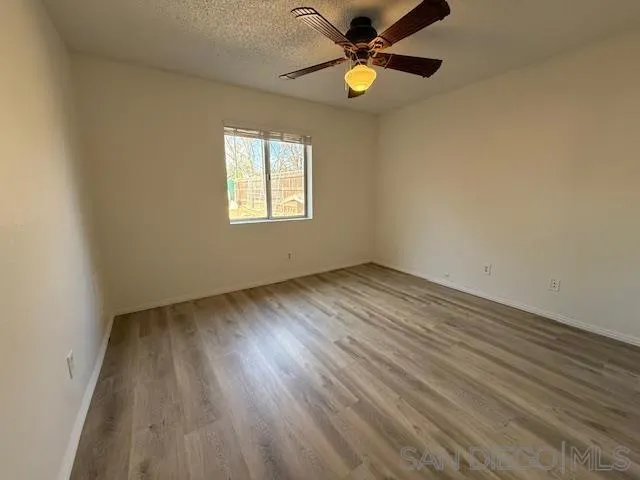 23930 Elsinore Lane, Menifee, California 92587 home-pic-8