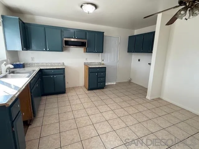 23930 Elsinore Lane, Menifee, California 92587 home-pic-16