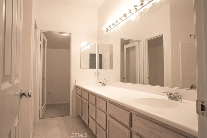 Upstairs hall bathroom