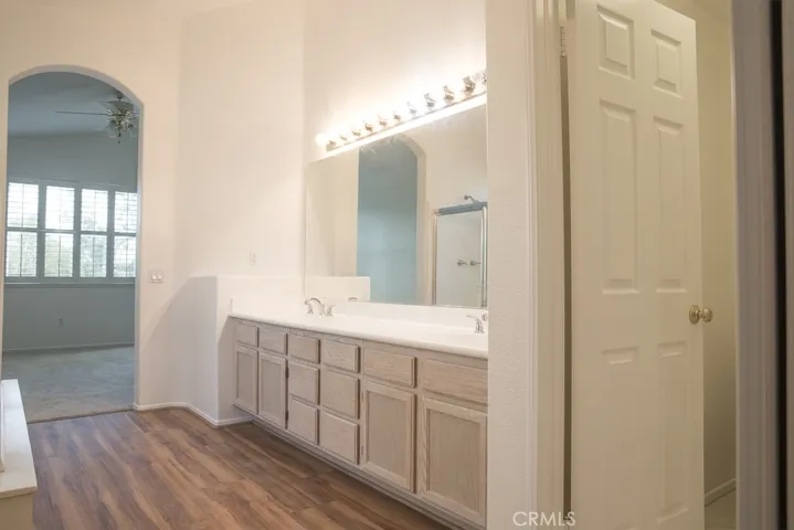 Main bedroom bathroom vanity