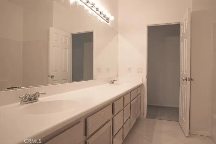 Upstairs hall bathroom