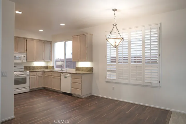 Kitchen dining area