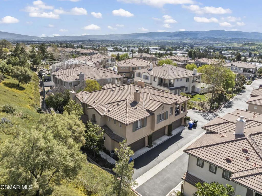 28046 Serra Lane, Valencia, California 91355 home-pic-4