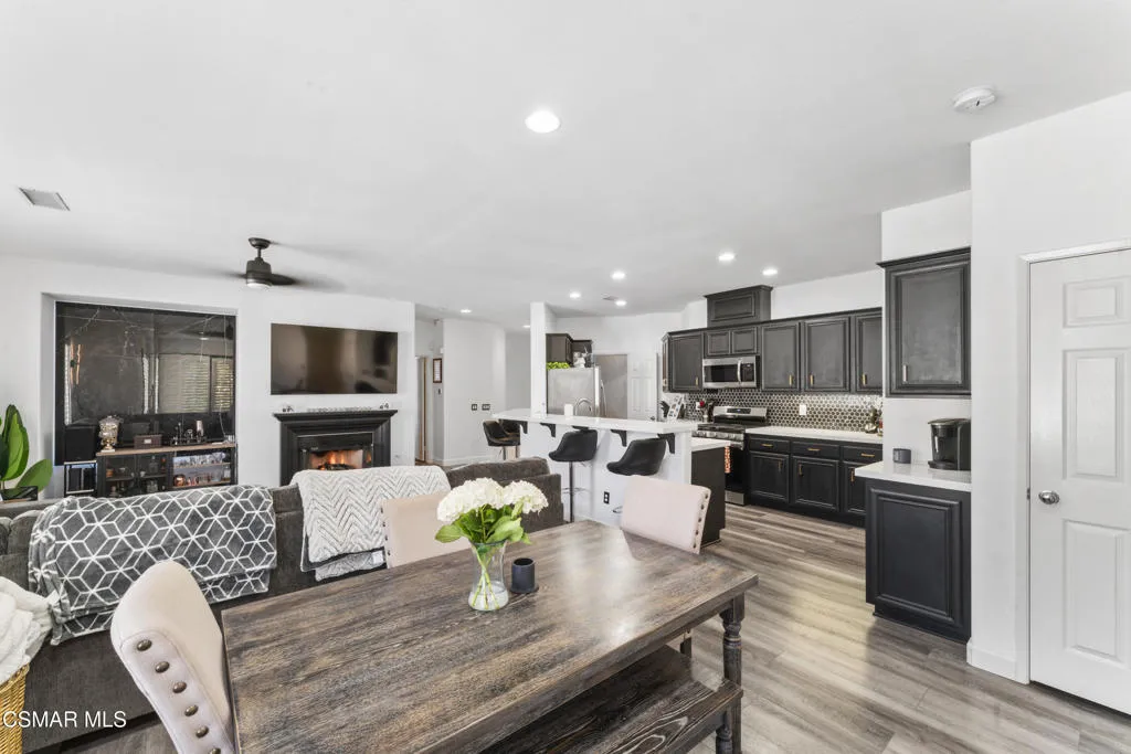 28046 Serra Lane, Valencia, California 91355 home-pic-11