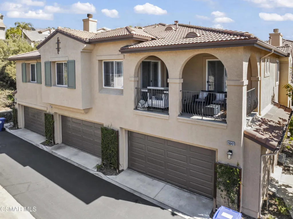 28046 Serra Lane, Valencia, California 91355 home-pic-1