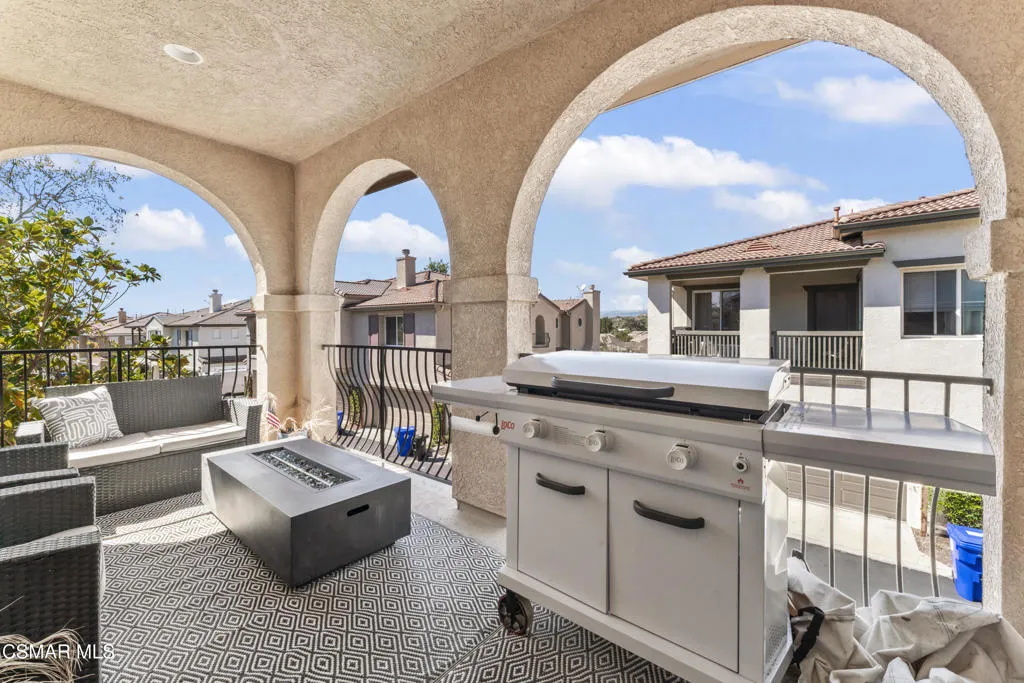 28046 Serra Lane, Valencia, California 91355 home-pic-23