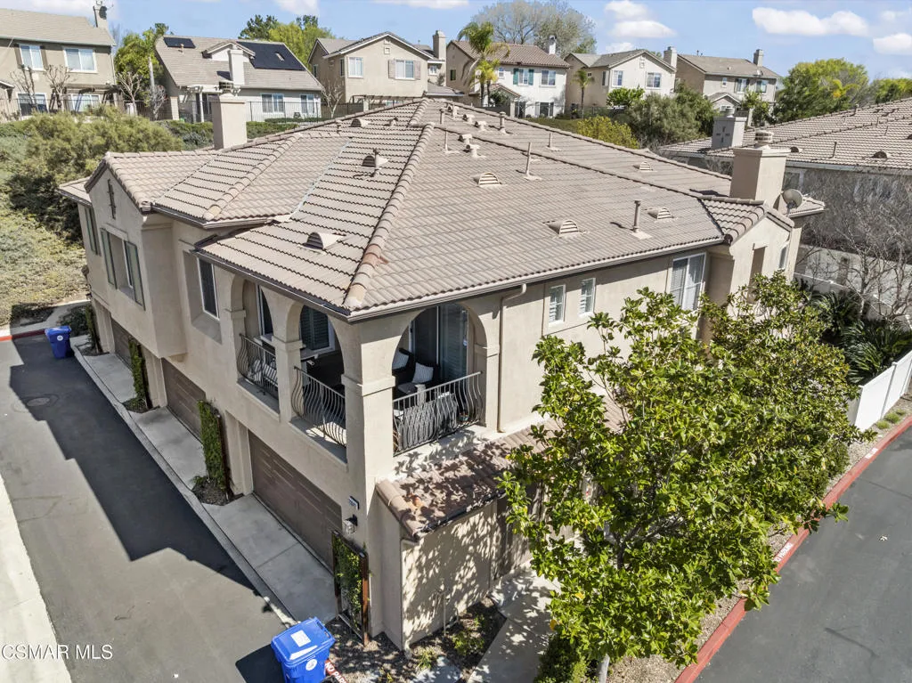 28046 Serra Lane, Valencia, California 91355 home-pic-2