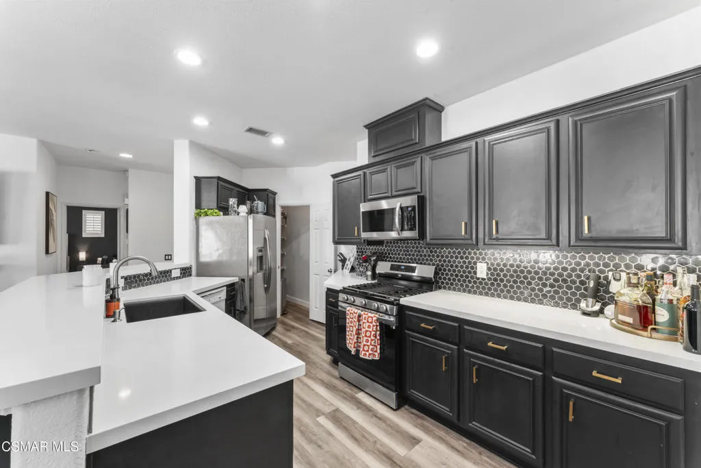 28046 Serra Lane, Valencia, California 91355 home-pic-7