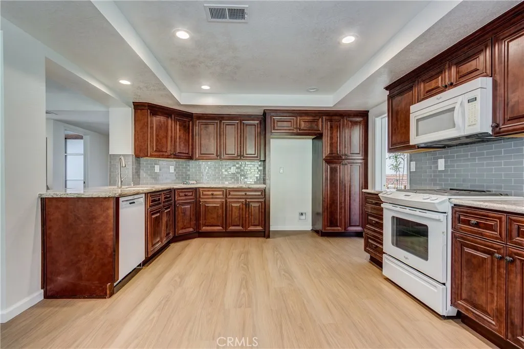 617 Calle Santa Barbara, San Dimas, California 91773 home-pic-13