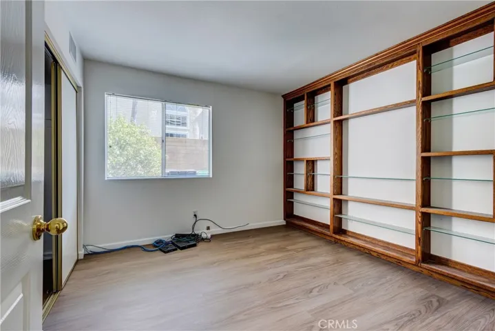 Downstairs bedroom/office with closet