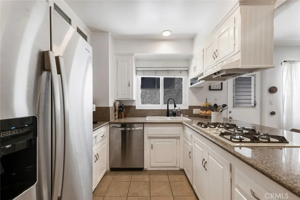14238 Dickens Street 3, Sherman Oaks, California 91423 home-pic-11
