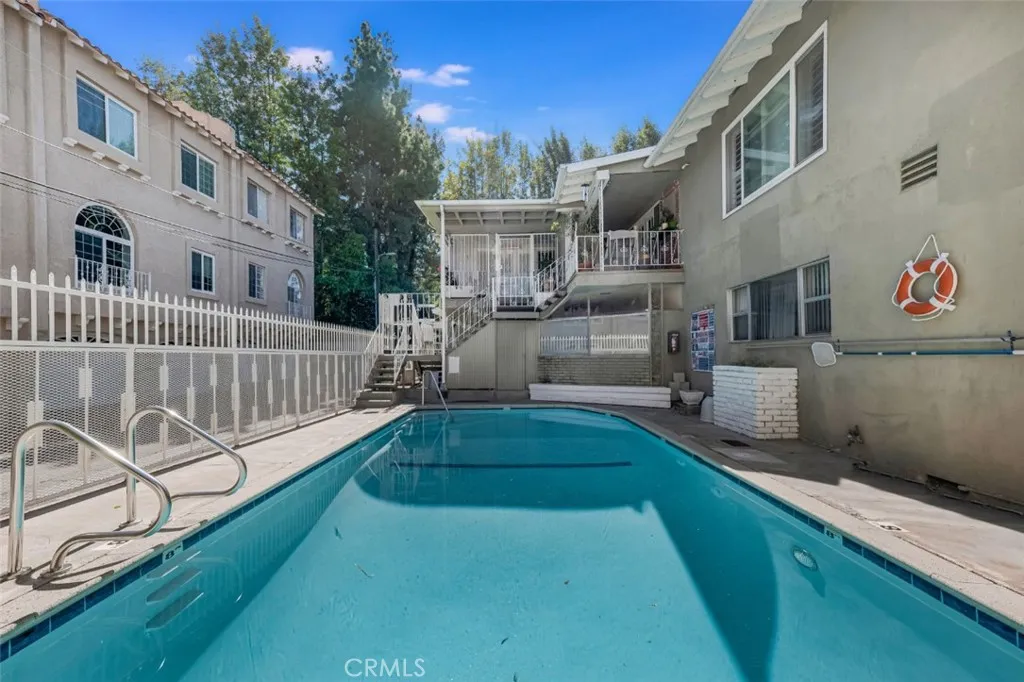 14238 Dickens Street 3, Sherman Oaks, California 91423 home-pic-23