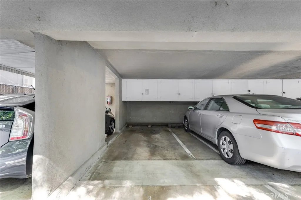 14238 Dickens Street 3, Sherman Oaks, California 91423 home-pic-21