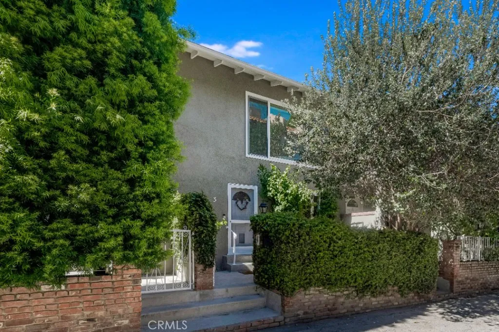 14238 Dickens Street 3, Sherman Oaks, California 91423 home-pic-1