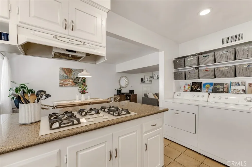 14238 Dickens Street 3, Sherman Oaks, California 91423 home-pic-13