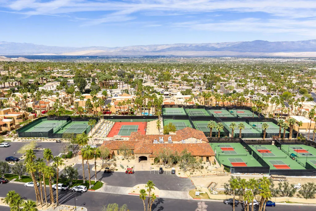 48910 Noline Place, Palm Desert, California 92260 home-pic-52