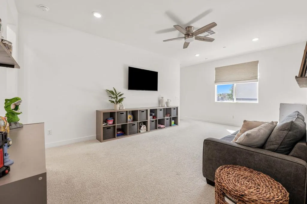 41462 Harvey Mudd Drive, Palm Desert, California 92211 home-pic-17