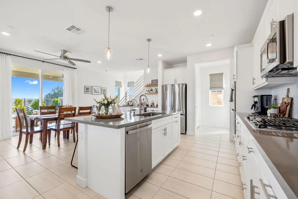 41462 Harvey Mudd Drive, Palm Desert, California 92211 home-pic-8