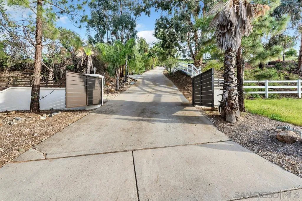 15003 Driftwood Creek Rd, El Cajon, California 92021 home-pic-8