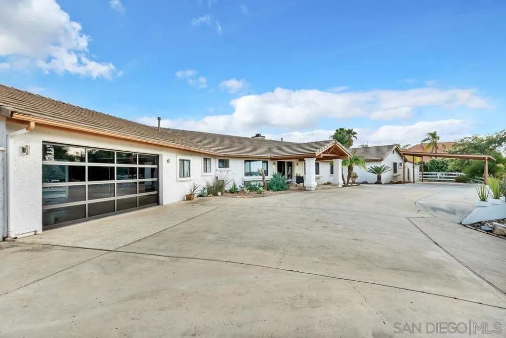 15003 Driftwood Creek Rd, El Cajon, California 92021 home-pic-2