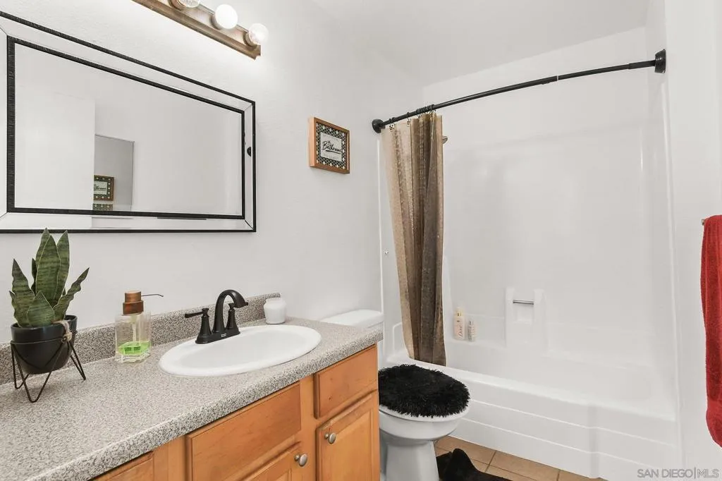 403 Emerald Ave Apt 8, El Cajon, California 92020 home-pic-16