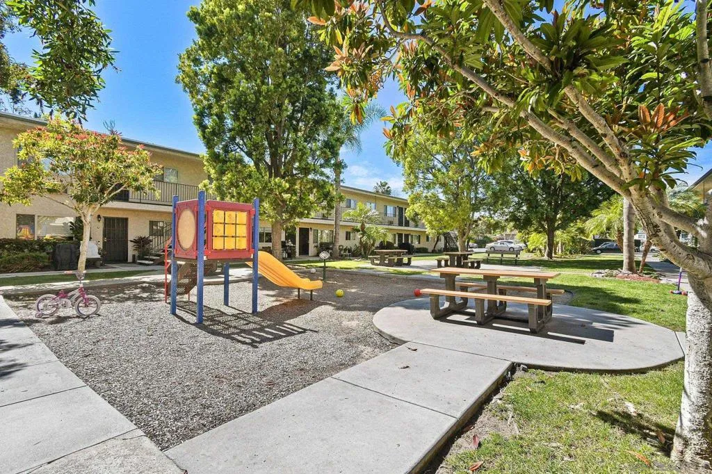 403 Emerald Ave Apt 8, El Cajon, California 92020 home-pic-24