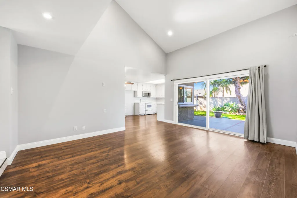 2249 St Clair Avenue, Simi Valley, California 93063 home-pic-17
