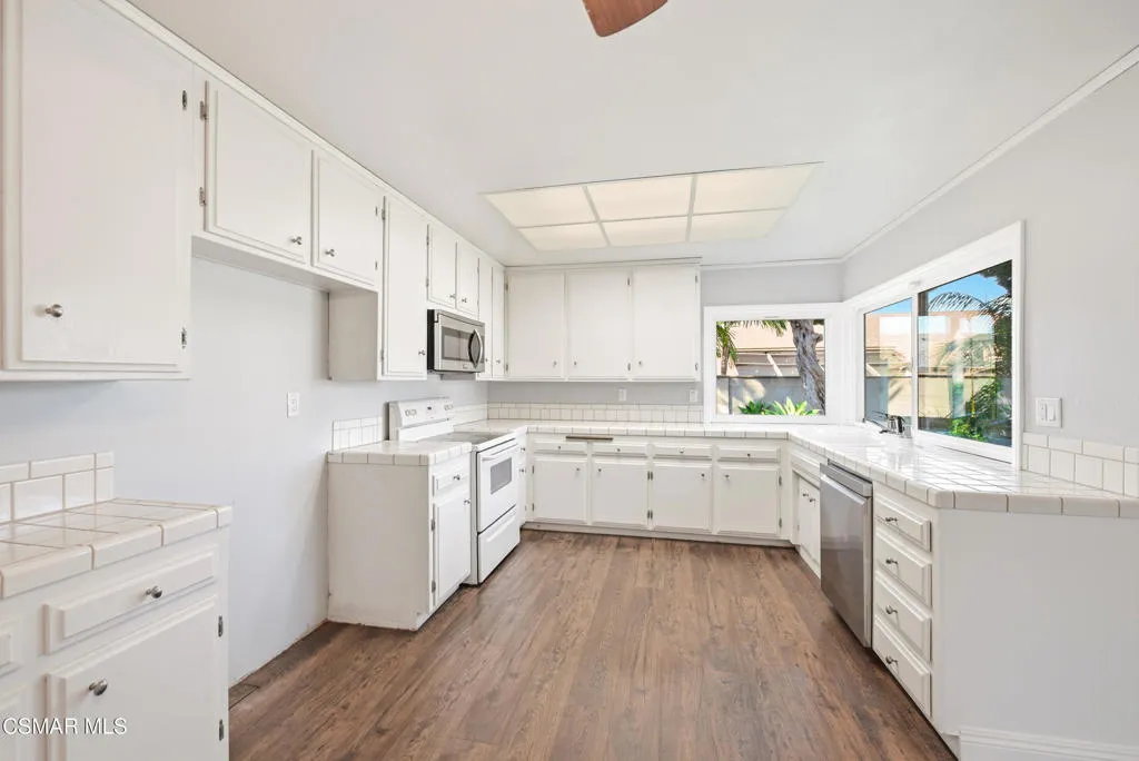 2249 St Clair Avenue, Simi Valley, California 93063 home-pic-21