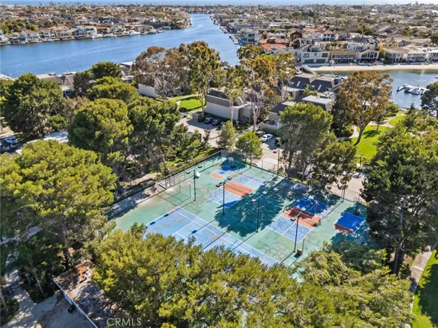 Community Tennis Courts
