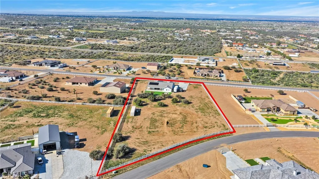 9177 Taylor Way, Phelan, California 92371 home-pic-41
