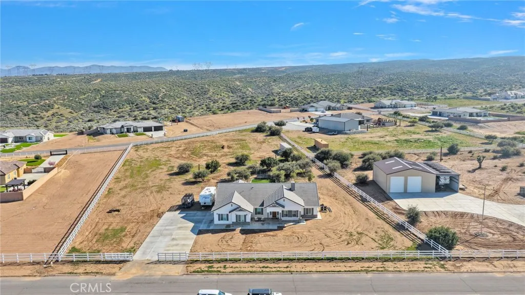 9177 Taylor Way, Phelan, California 92371 home-pic-38