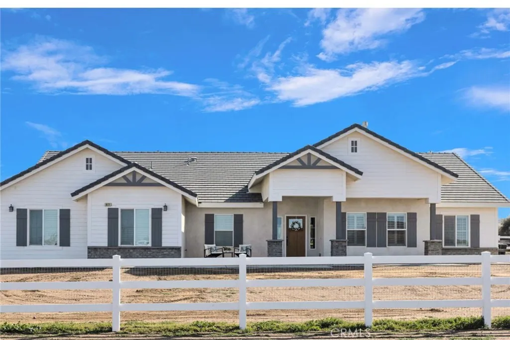 9177 Taylor Way, Phelan, California 92371 home-pic-1