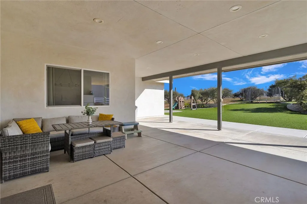 9177 Taylor Way, Phelan, California 92371 home-pic-30