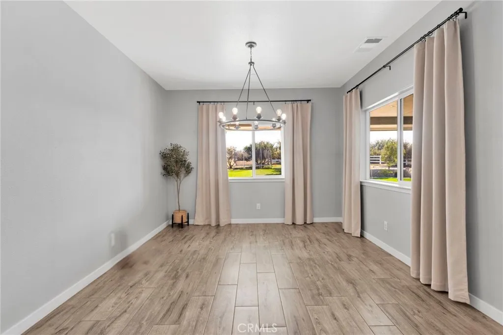 9177 Taylor Way, Phelan, California 92371 home-pic-12