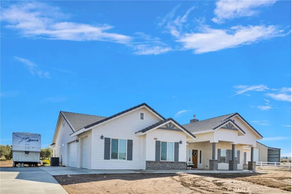 9177 Taylor Way, Phelan, California 92371 home-pic-46