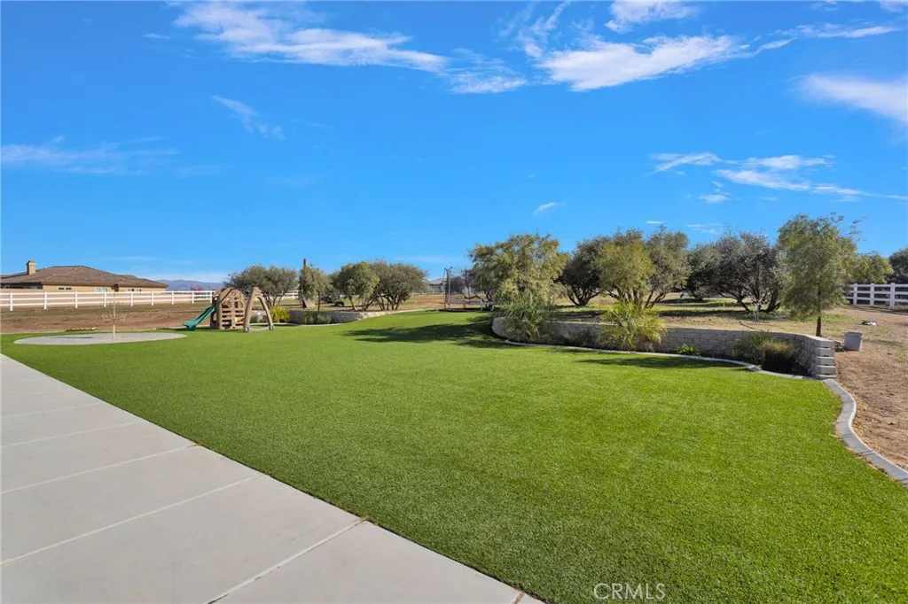 9177 Taylor Way, Phelan, California 92371 home-pic-32