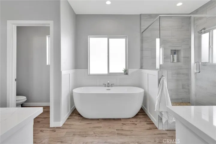 Spa-style soaking tub.