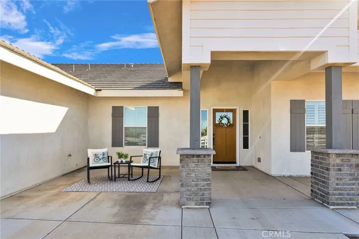 Inviting front entrance.