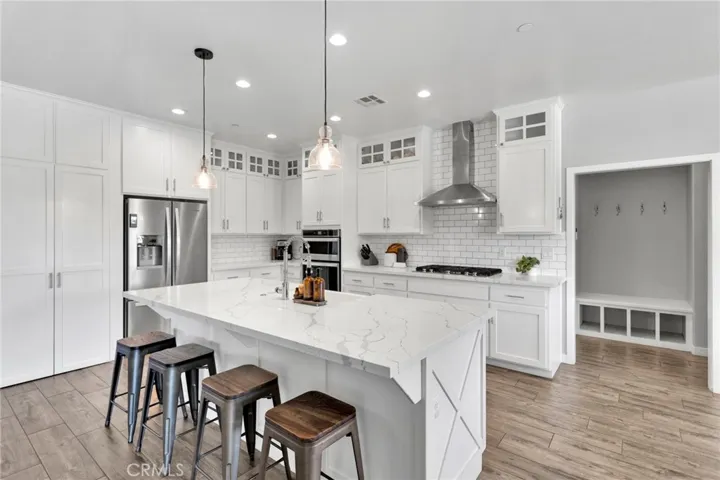 Practical kitchen layout.