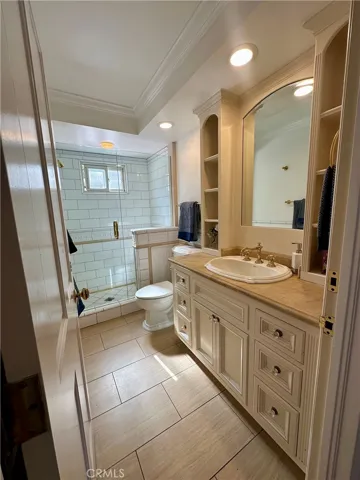 Bathroom 2, downstairs