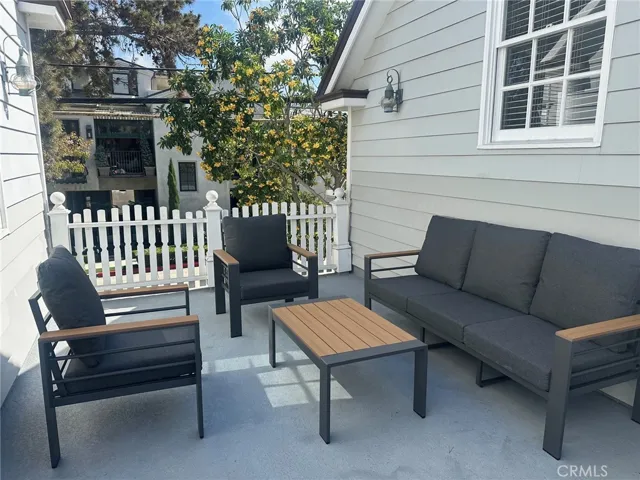 Private sitting area adjacent Primary bedroom
