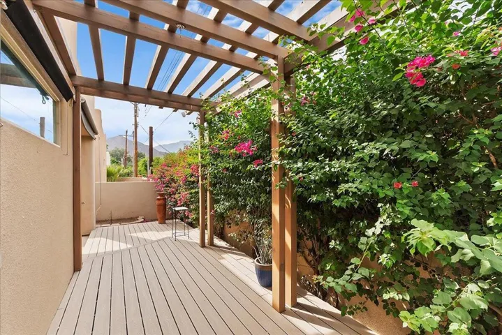 Lattice West Patio w Deck