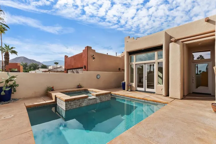 Private Courtyard