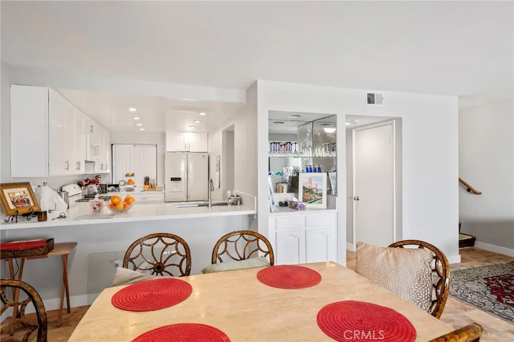 736 Gould Avenue 13, Hermosa Beach, California 90254 home-pic-9