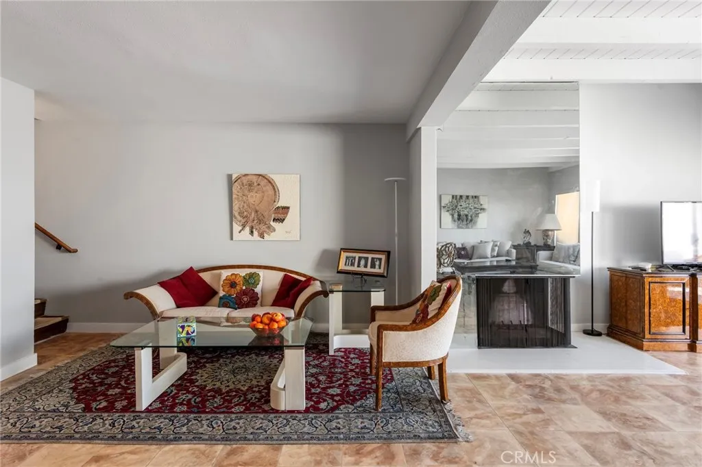 736 Gould Avenue 13, Hermosa Beach, California 90254 home-pic-6