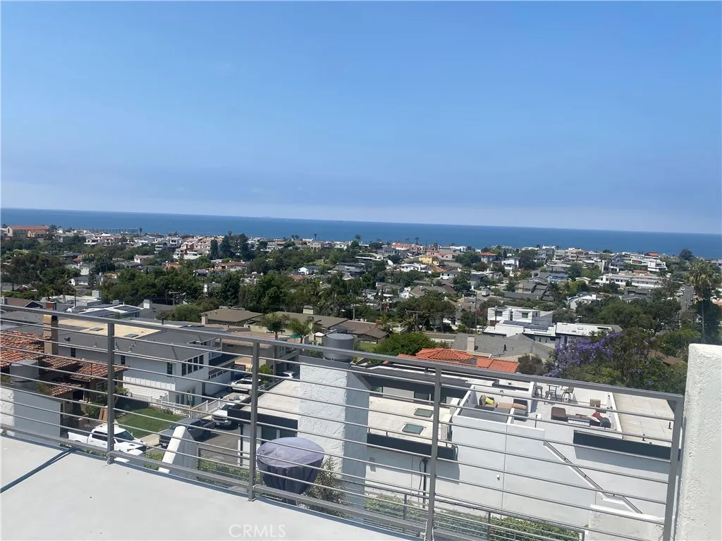 736 Gould Avenue 13, Hermosa Beach, California 90254 home-pic-2