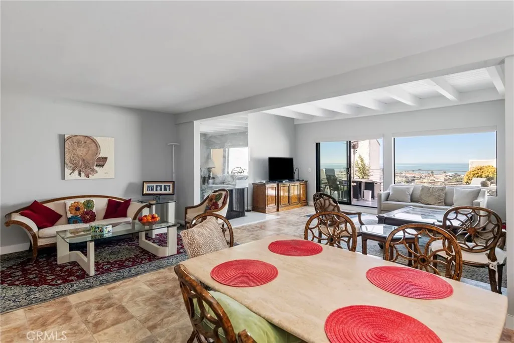 736 Gould Avenue 13, Hermosa Beach, California 90254 home-pic-10
